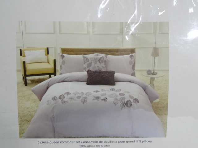 Police Auctions Canada Margaret Muir 5 Piece Queen Comforter Set