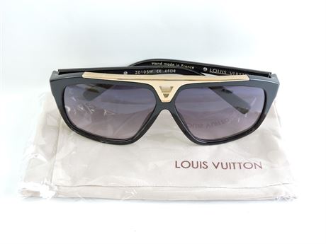 LOUIS VUITTON Monogram Sunglasses Case MM 987218