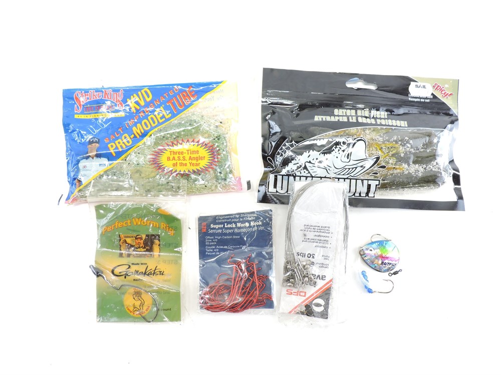Police Auctions Canada - Lot of Assorted Fishing Tackle & Accessories  (216518H)