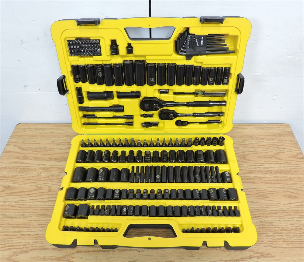 Stanley Professional Grade Black Chrome Socket Set with 229 pieces 