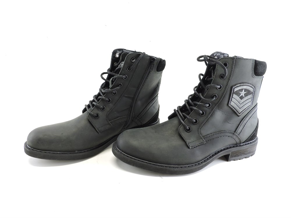 Police Auctions Canada - Men's B2 Combat Style Boots, Size 41 (218359L)