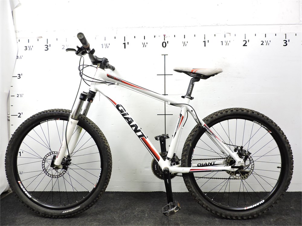 Police Auctions Canada Giant Revel 24  Speed FS Disc Bike 
