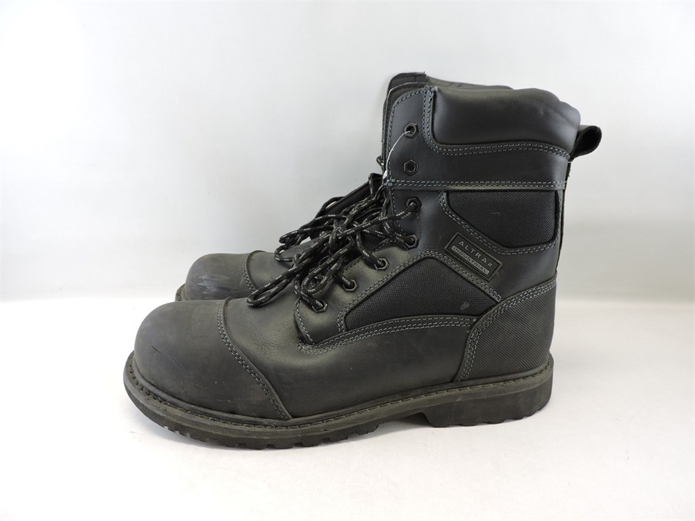 Police Auctions Canada - Men's Altra Industrial Safety Work Boots, Size ...