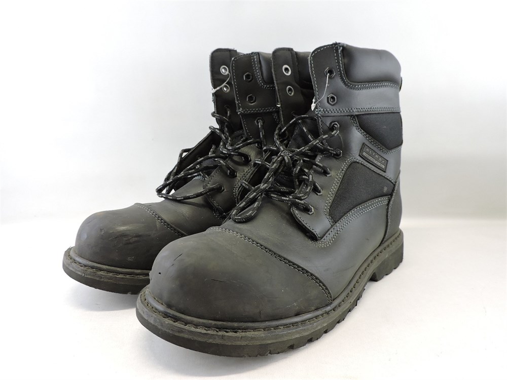 Police Auctions Canada - Men's Altra Industrial Safety Work Boots, Size ...